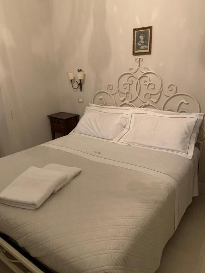 Relais Real Collegio Hotel Noli Bagian luar foto