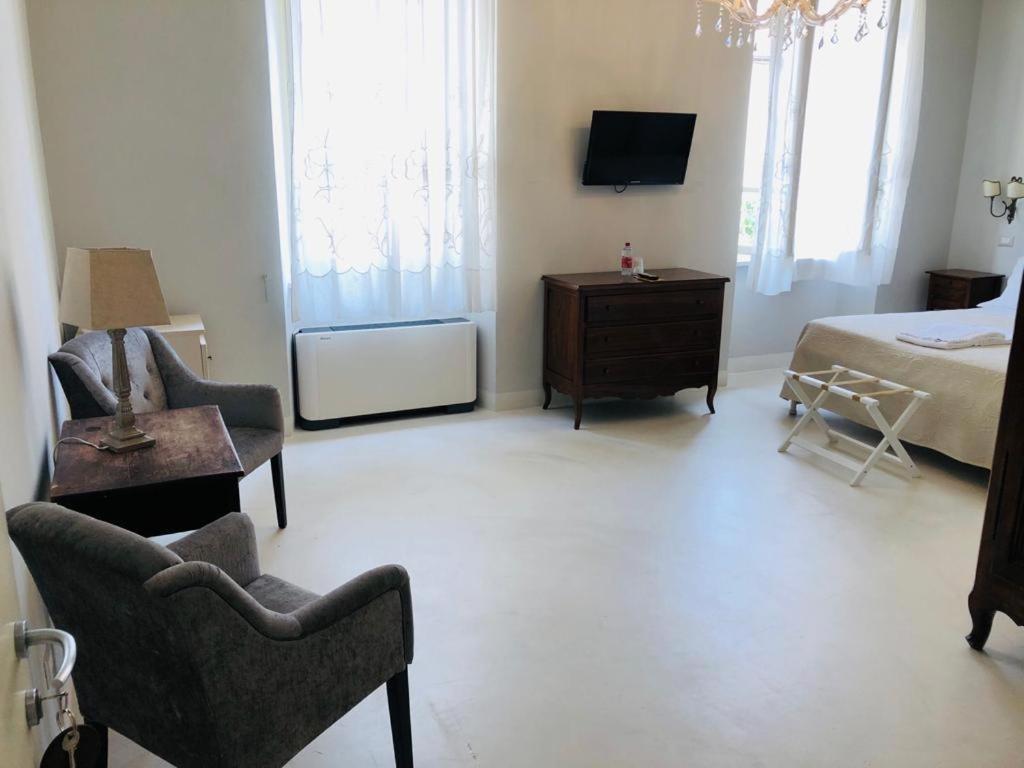 Relais Real Collegio Hotel Noli Bagian luar foto